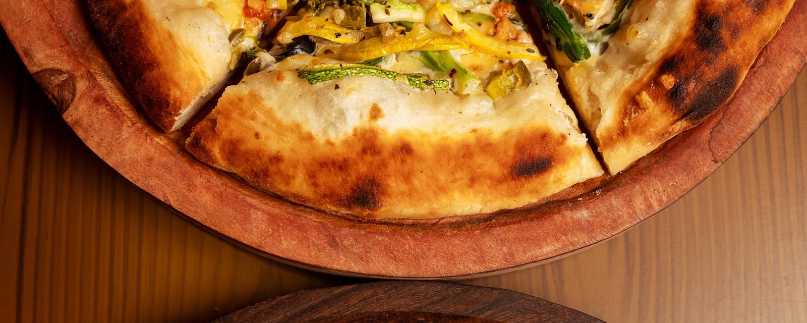 Diggy Dough Pizza's cover